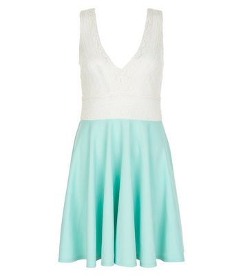 Comprar Green V Neck Lace Panel Skater Dress al mejor precio