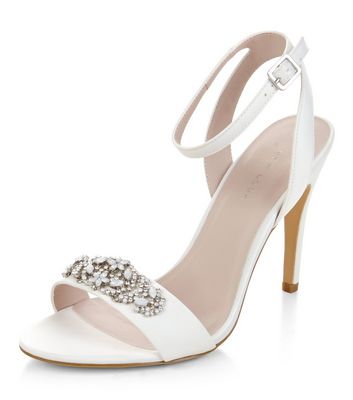 Comprar Cream Bridal Satin Embellished Ankle Strap Heels al mejor precio