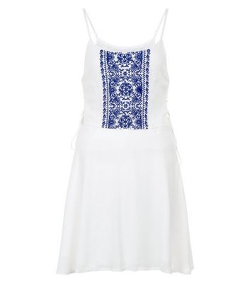 Comprar Parisian White Embroidered Lace Up Side Dress al mejor precio
