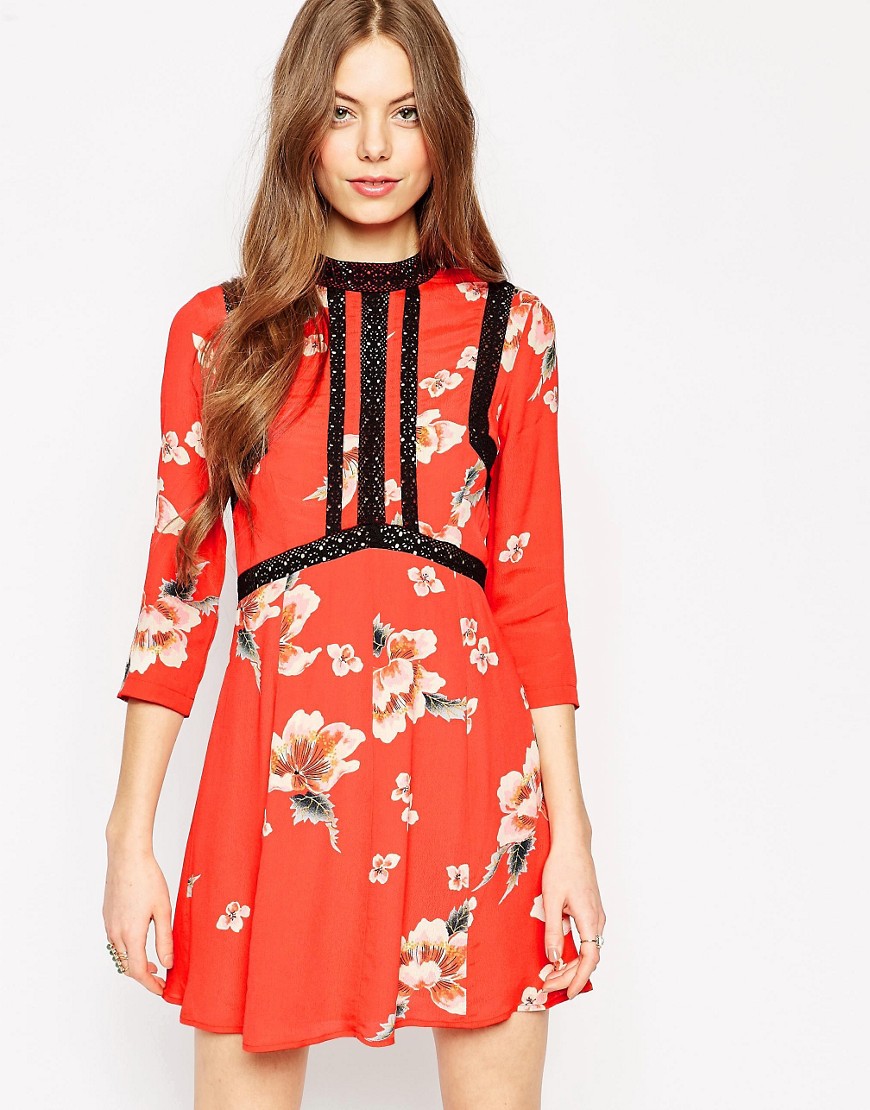 Comprar Vestido con estampado floral y aplicaciones a capas de ASOS Premium al mejor precio