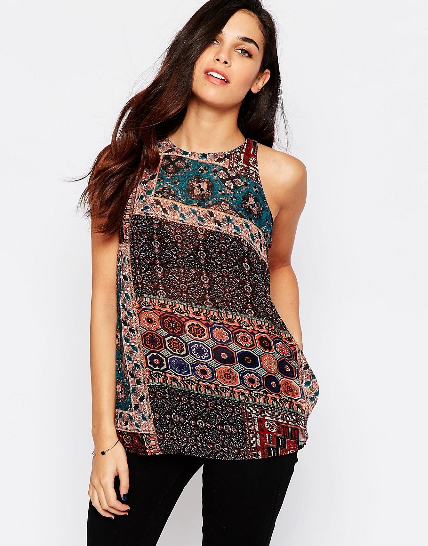 Comprar Top con abertura posterior y estampado de estilo fular de AX Paris al mejor precio