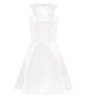 Comprar AX Paris White Metallic Skater Dress al mejor precio