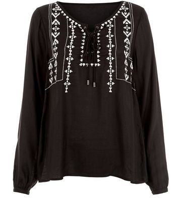 Comprar Black Embroidered Lace Up Gypsy Top al mejor precio