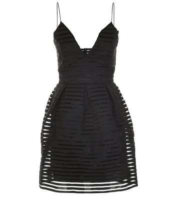 Comprar AX Paris Black Stripe Plunge Skater Dress al mejor precio