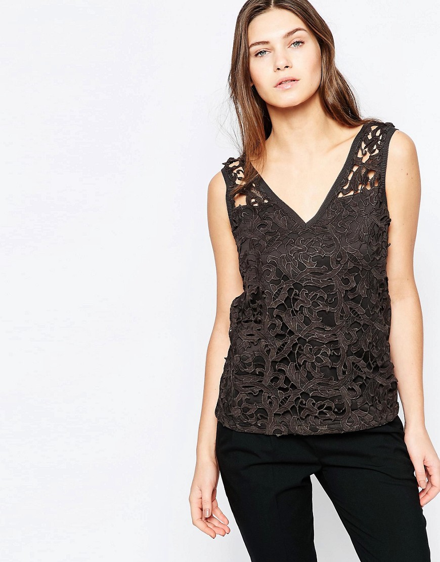 Comprar Top de encaje con aberturas de Vila al mejor precio