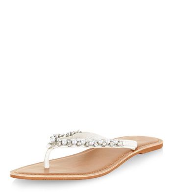 Comprar White Pearl Embellished Sandals al mejor precio