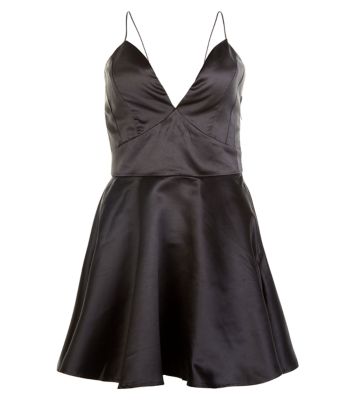 Comprar AX Paris Black Plunge Skater Dress al mejor precio