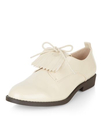 Comprar Cream Fringe Front Lace Up Shoes al mejor precio