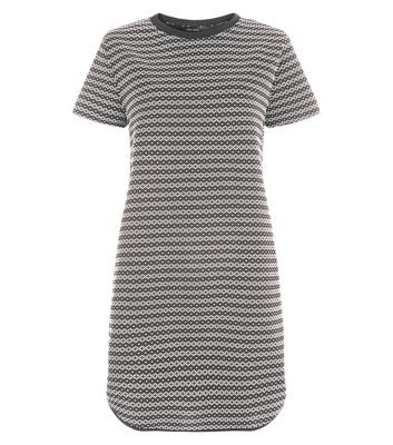Comprar Black Geo Stripe Jacquard Curve Hem Tunic Dress al mejor precio