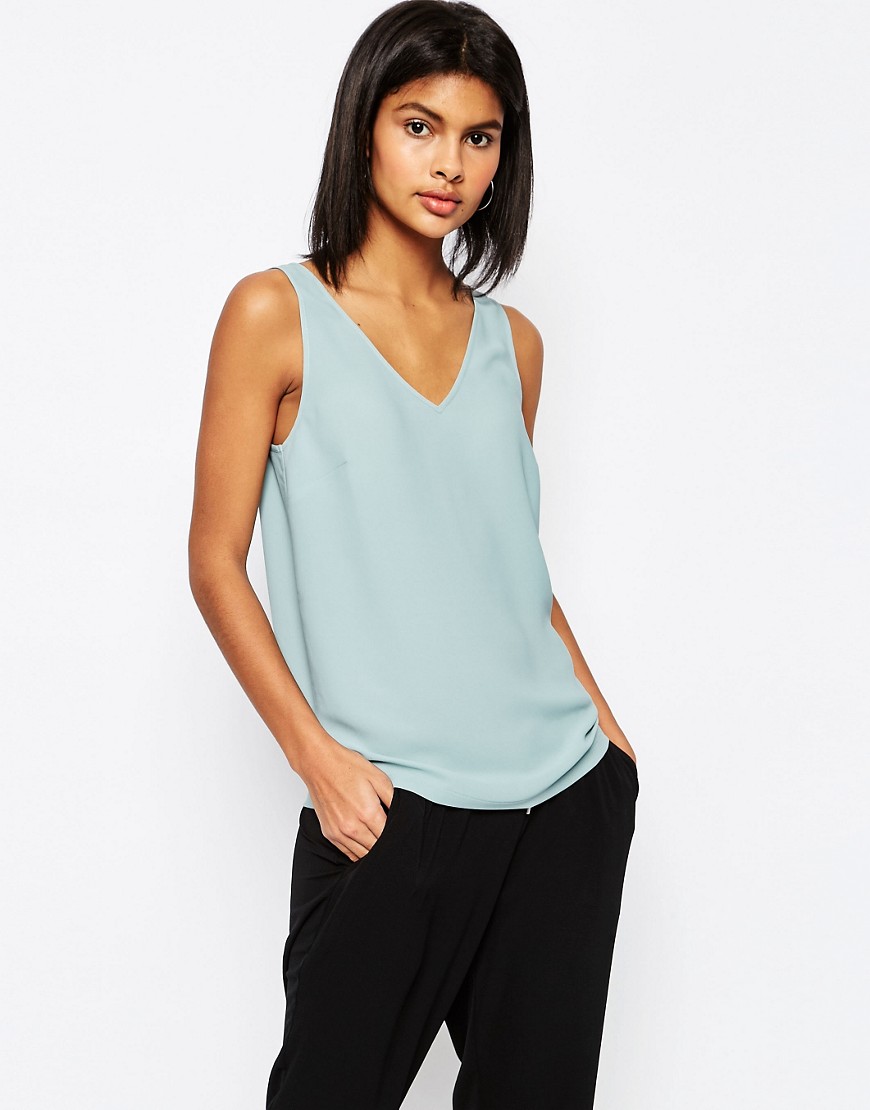 Comprar Camiseta sin mangas con parte delantera y trasera en V de ASOS al mejor precio