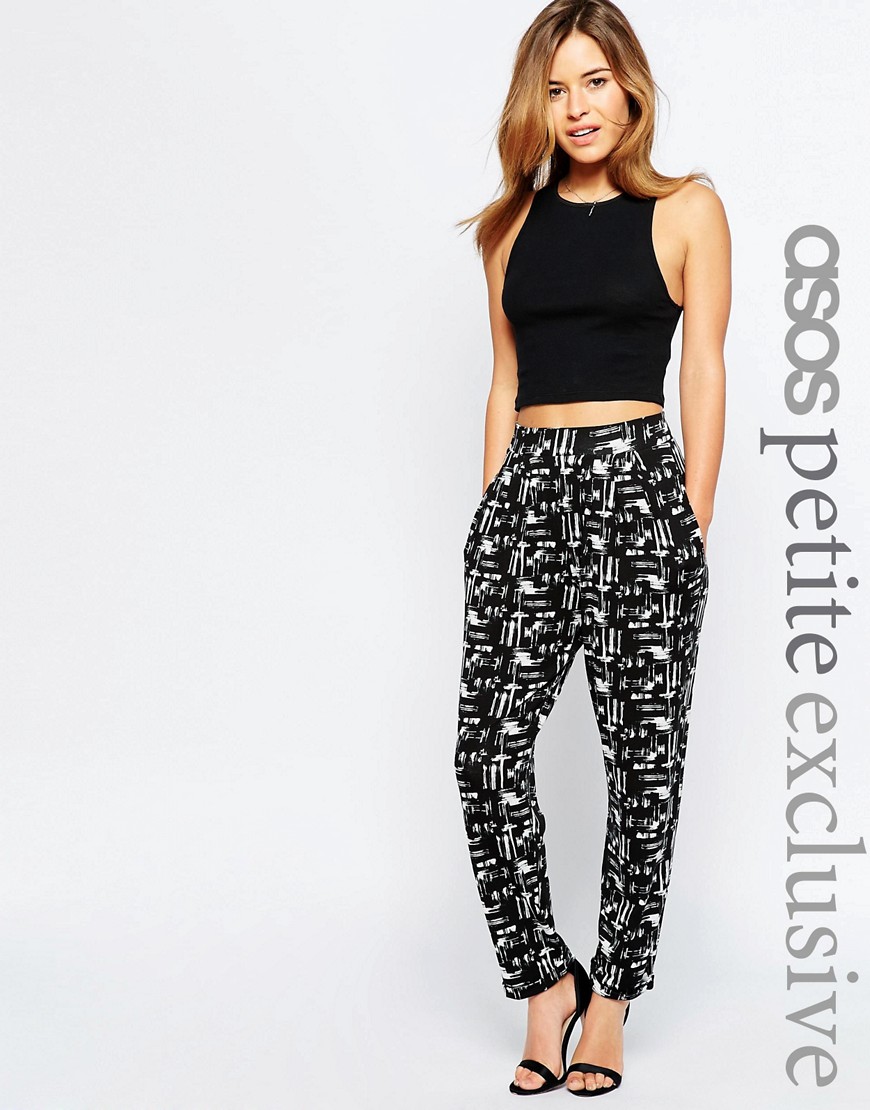 Comprar Pantalones de pinzas con cuadros monocromáticos de ASOS PETITE al mejor precio