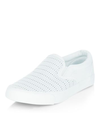 Comprar White Perforated Slip On Plimsolls al mejor precio