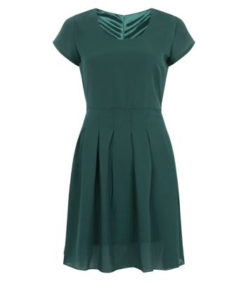 Comprar Tenki Green Cap Sleeve Pleated Dress al mejor precio