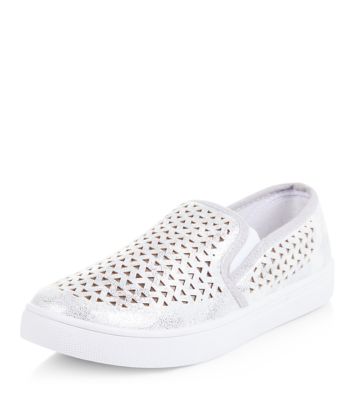 Comprar Silver Laser Cut Out Slip On Plimsolls al mejor precio