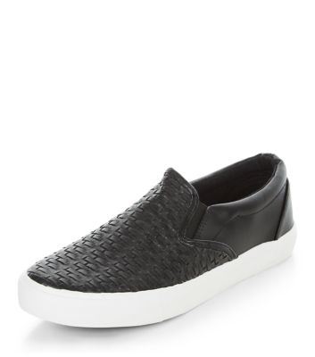 Comprar Teens Black Leather-Look Woven Slip Ons al mejor precio