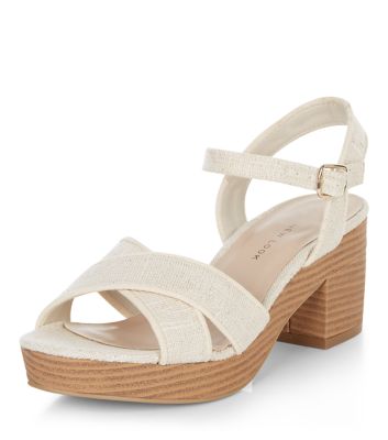 Comprar Teens Tan Woven Block Heel Sandals al mejor precio