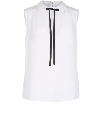 Comprar Mela White Tie Front Sleeveless Top al mejor precio
