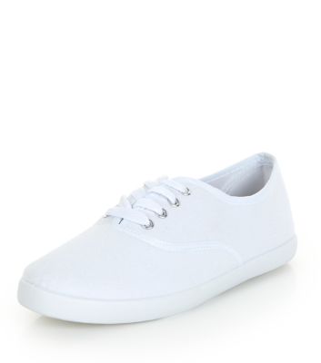 Comprar White Lace Up Plimsolls al mejor precio